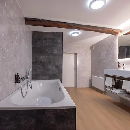 Fletcher Restaurant De Burghoeve Hotel