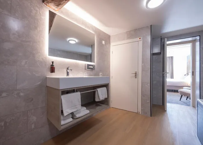 フレッチャー レストラン デ ブルグホーヴ ファルケンブルフ