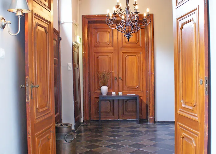 ホテル フレッチャー レストラン デ ブルグホーヴ ファルケンブルフ