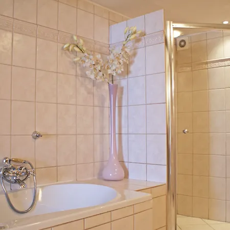 Hotel Fletcher Restaurant De Burghoeve 3*