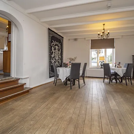 Hotel Fletcher Restaurant De Burghoeve 3*