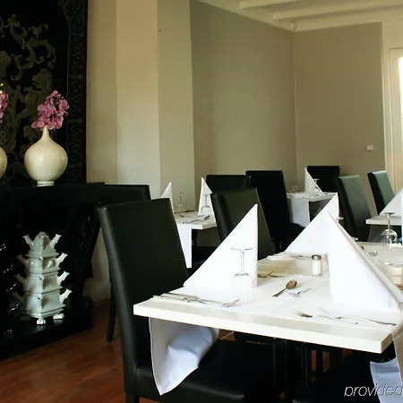 Fletcher Restaurant De Burghoeve فندق