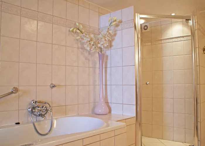 Отель Fletcher Restaurant De Burghoeve 3*