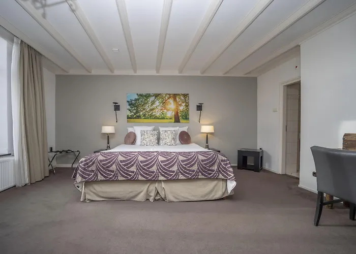 Отель Fletcher Restaurant De Burghoeve 3*